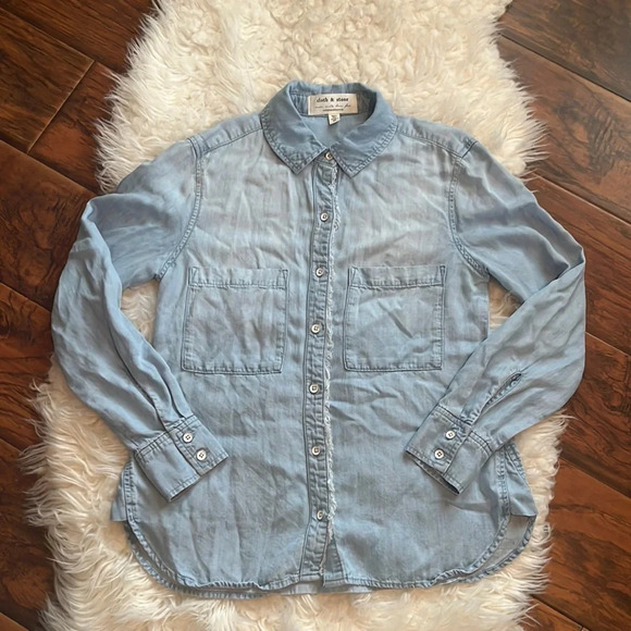 Anthropologie Cloth & Stone Classic Chambray Shirt with Frayed Trim - Picture 2 of 6